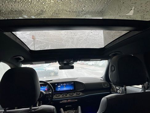 Certified 2025 Mercedes-Benz GLS 580 4MATIC image 33