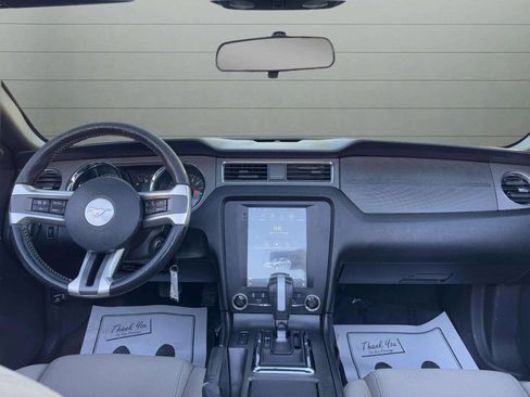 Used 2014 Ford Mustang Convertible image 22