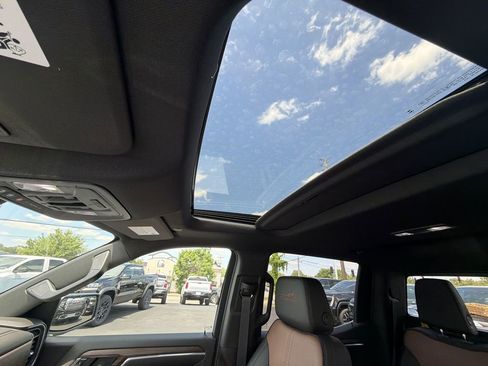 New 2026 Chevrolet Silverado 1500 High Country w/ Technology Package AWD/4WD image 28