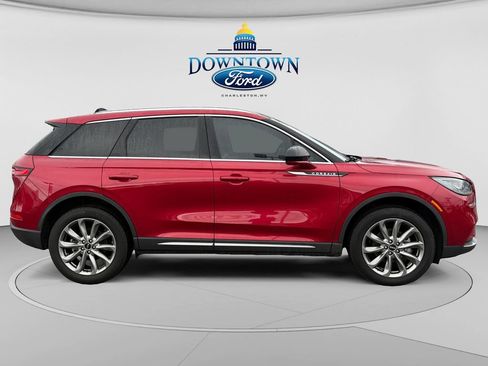 Used 2022 Lincoln Corsair AWD w/ Premium Package image 2