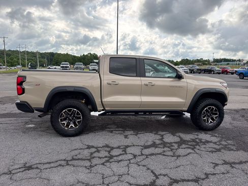 Used 2024 Chevrolet Colorado ZR2 w/ Technology Package AWD/4WD image 3