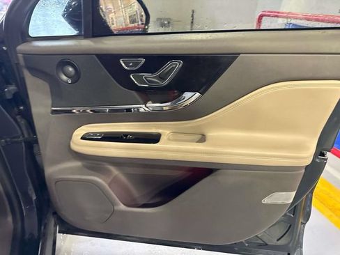 Used 2021 Lincoln Corsair Reserve w/ Elements Package FWD image 20