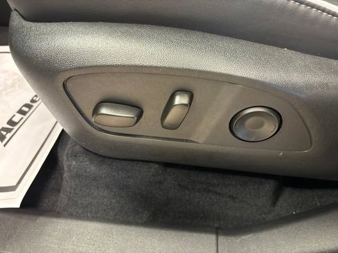 Used 2026 Buick Enclave Sport Touring AWD/4WD image 37