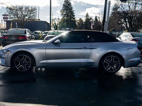 Used 2019 Ford Mustang Premium image 10