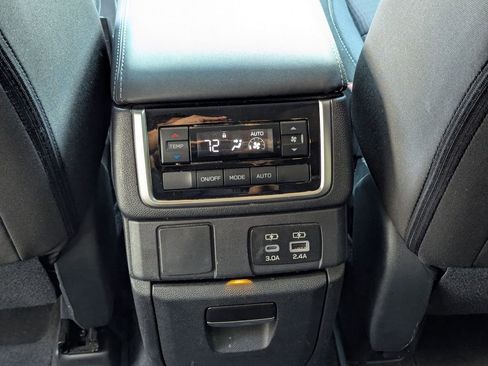 Used 2025 Subaru Ascent Premium AWD/4WD image 23