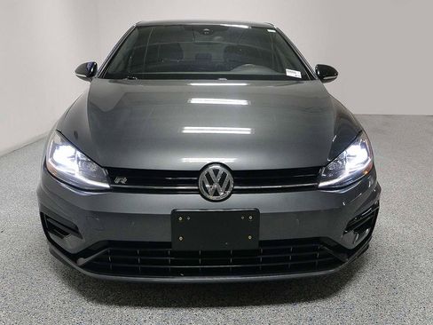 Used 2018 Volkswagen Golf 4-Door image 2