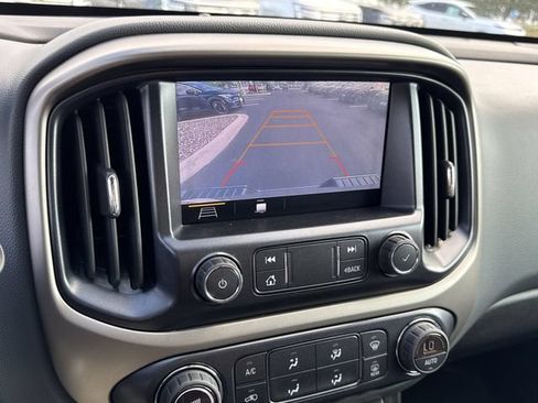 Used 2019 Chevrolet Colorado Z71 AWD/4WD image 32