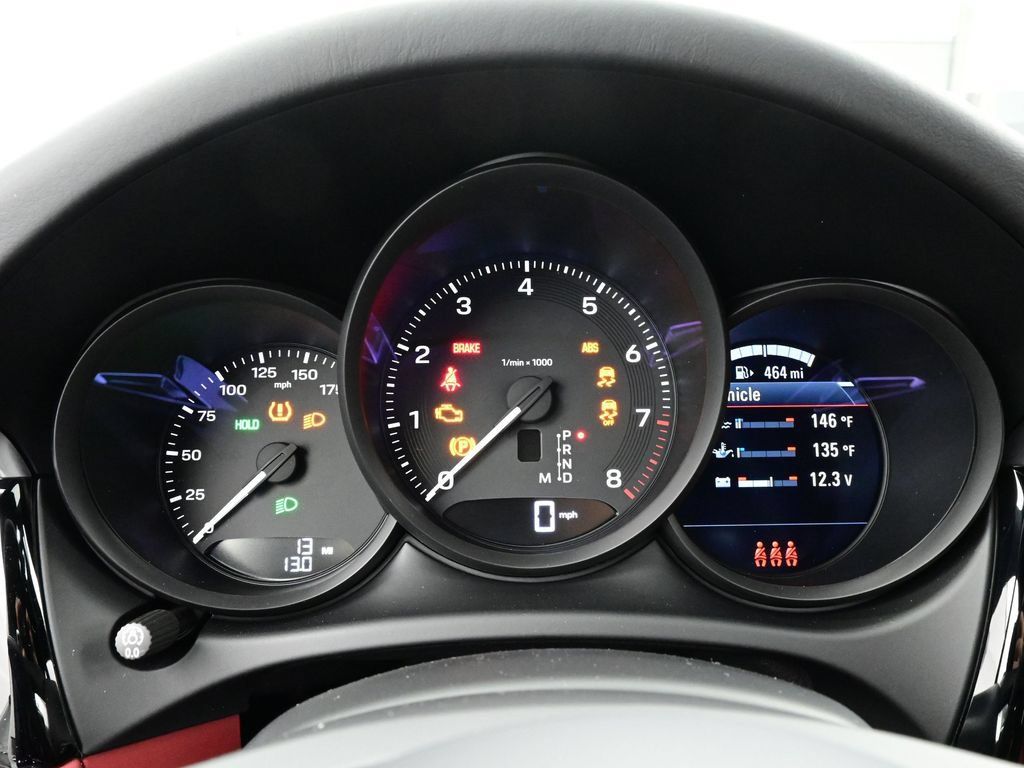 Certified 2026 Porsche Macan AWD/4WD image 9