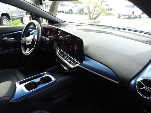 Certified 2025 Chevrolet Equinox EV LT w/ Convenience Package image 18