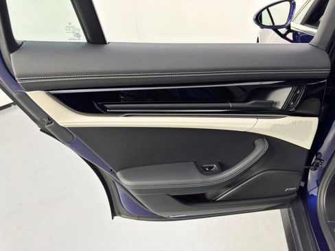 Used 2025 Porsche Panamera 4S w/ Premium Package image 45