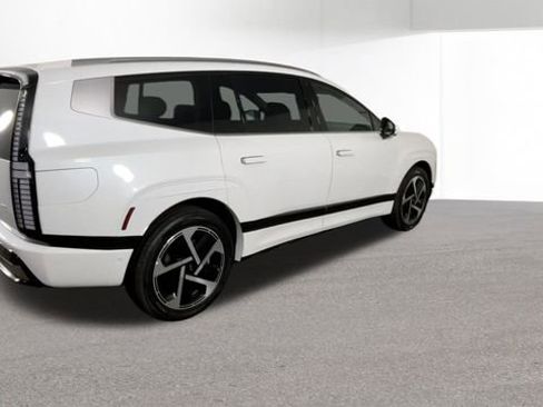 New 2026 Hyundai Ioniq 9 Calligraphy image 8