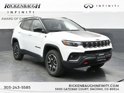 Used 2025 Jeep Compass Trailhawk AWD/4WD image 1