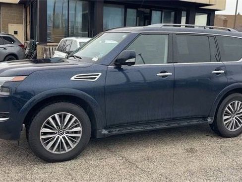 Used 2023 Nissan Armada SL image 6