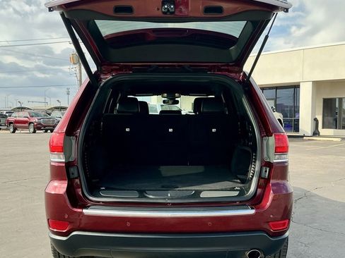 Used 2018 Jeep Grand Cherokee Limited image 17