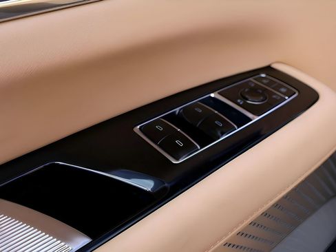 Certified 2025 Cadillac Escalade IQ Luxury 2 AWD/4WD image 10