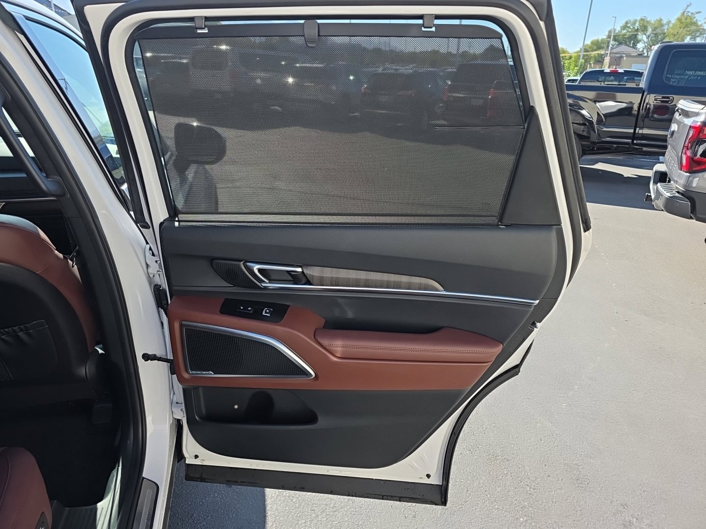 Used 2024 Kia Telluride SX Prestige w/ Towing Package AWD/4WD image 40