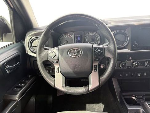 Used 2019 Toyota Tacoma TRD Sport w/ Technology Package image 13
