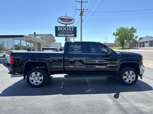 Used 2019 GMC Sierra 2500 SLE w/ SLE Preferred Package AWD/4WD image 8