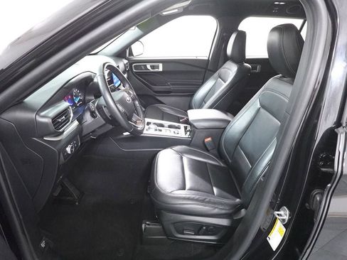 Certified 2020 Ford Explorer XLT w/ Equipment Group 202A image 10
