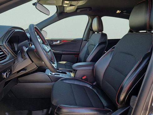 Used 2025 Ford Escape ST-Line image 14