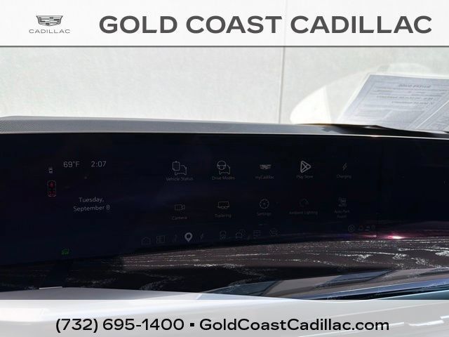 Used 2026 Cadillac Escalade IQL Sport 1 w/ LPO, ONYX Package AWD/4WD image 31