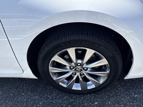 Used 2015 Toyota Camry XLE FWD image 12
