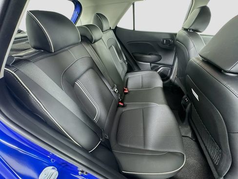 Used 2025 Hyundai Venue Limited FWD image 27