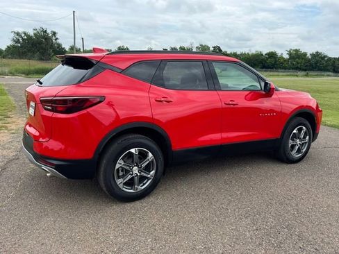 Used 2024 Chevrolet Blazer LT w/ Convenience Package FWD image 6
