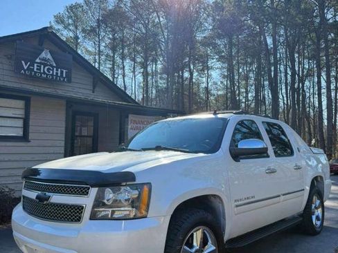 Used 2013 Chevrolet Avalanche LTZ image 1