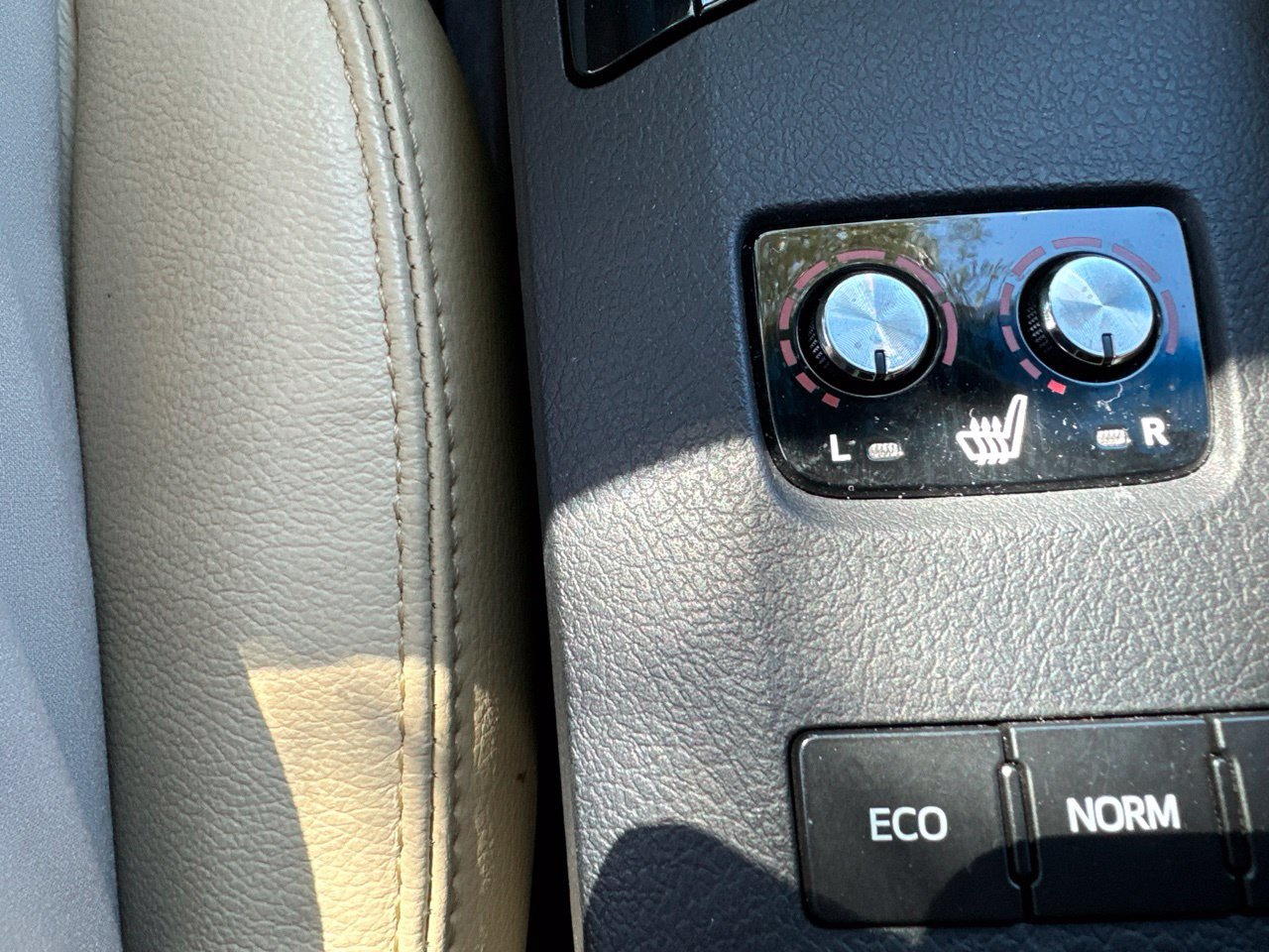 Used 2016 Toyota Avalon XLE Plus FWD image 8