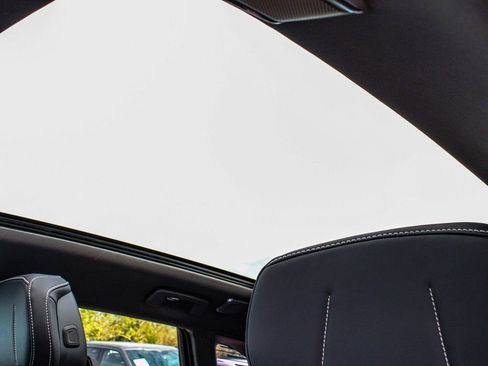 Used 2025 Cadillac Optiq Luxury 1 image 44