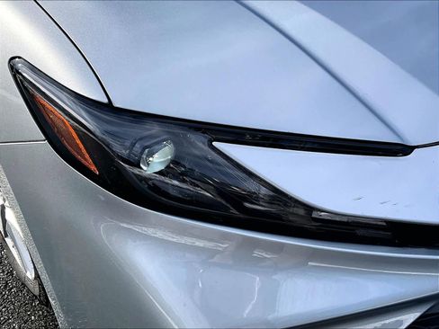 Used 2025 Toyota Camry LE image 33