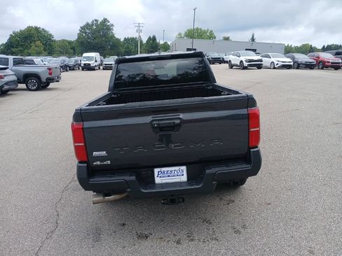 Used 2024 Toyota Tacoma SR AWD/4WD image 5
