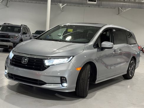 Used 2023 Honda Odyssey Elite image 15