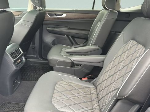 New 2026 Volkswagen Atlas SEL Premium R-Line AWD/4WD image 32