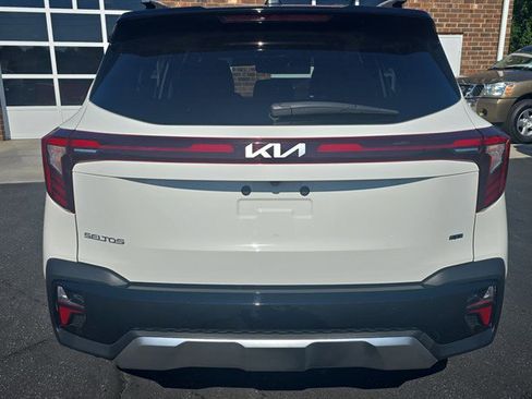 Used 2025 Kia Seltos S AWD/4WD image 5