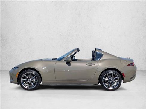 Used 2023 MAZDA MX-5 Miata Grand Touring RWD image 9