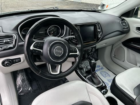 Used 2018 Jeep Compass Limited w/ Navigation Group AWD/4WD image 16