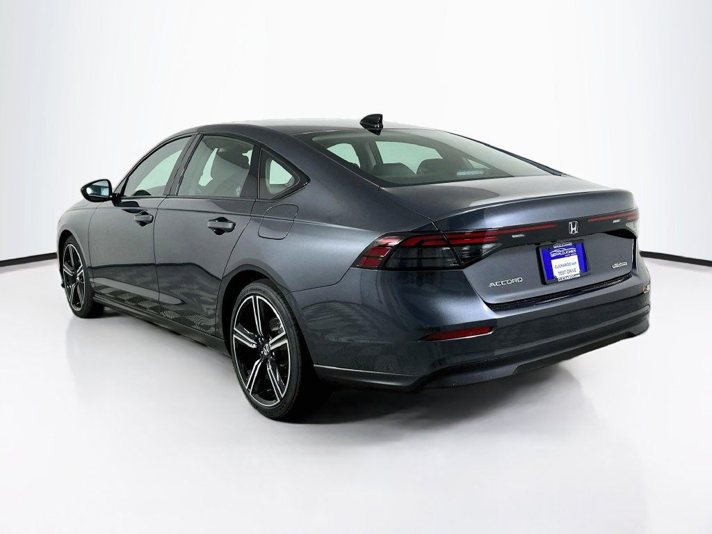 Used 2026 Honda Accord SE image 6