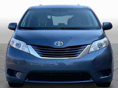 Used 2015 Toyota Sienna LE AWD/4WD image 4