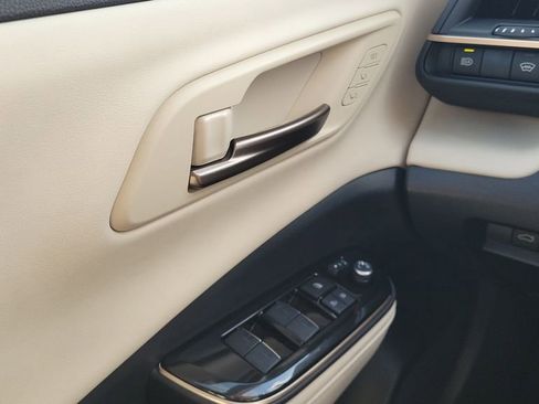 New 2026 Toyota Crown AWD/4WD image 19