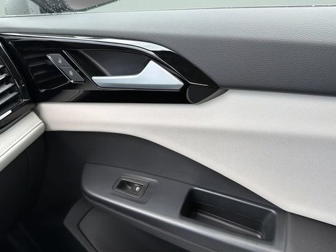 New 2026 Volkswagen Taos S FWD image 15