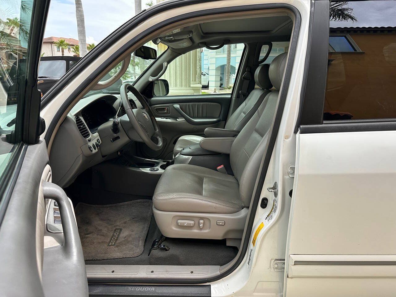Used 2007 Toyota Sequoia Limited RWD image 22