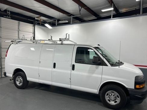Used 2019 Chevrolet Express 2500 Extended w/ Driver Convenience Package RWD image 7