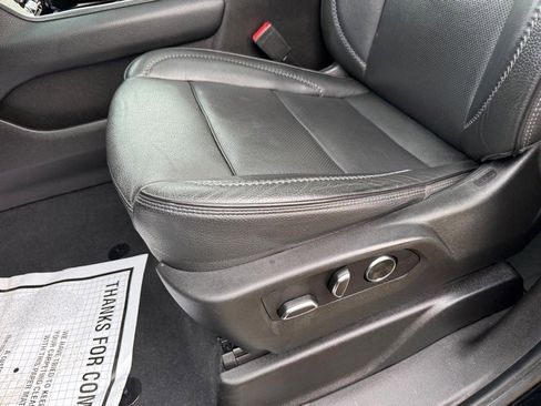 Used 2021 GMC Yukon XL Denali w/ Denali Premium Package image 18