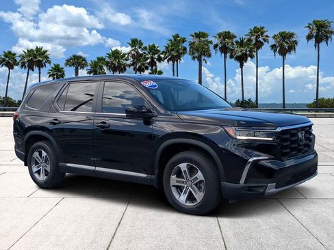 Used 2025 Honda Pilot EX-L image 2