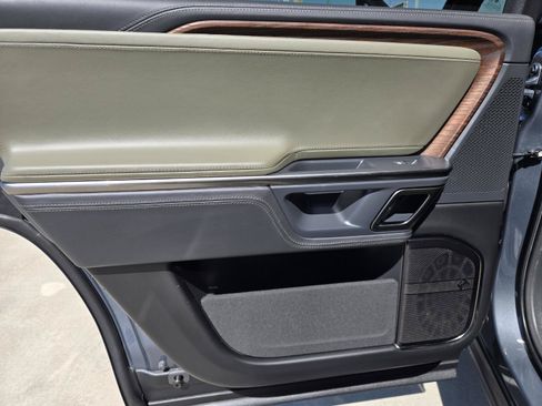 Used 2023 Rivian R1S Adventure AWD/4WD image 20