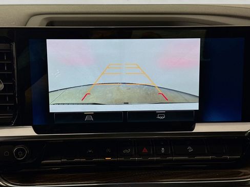 Used 2024 Chevrolet Silverado 1500 LT w/ Z71 Off-Road Package image 16