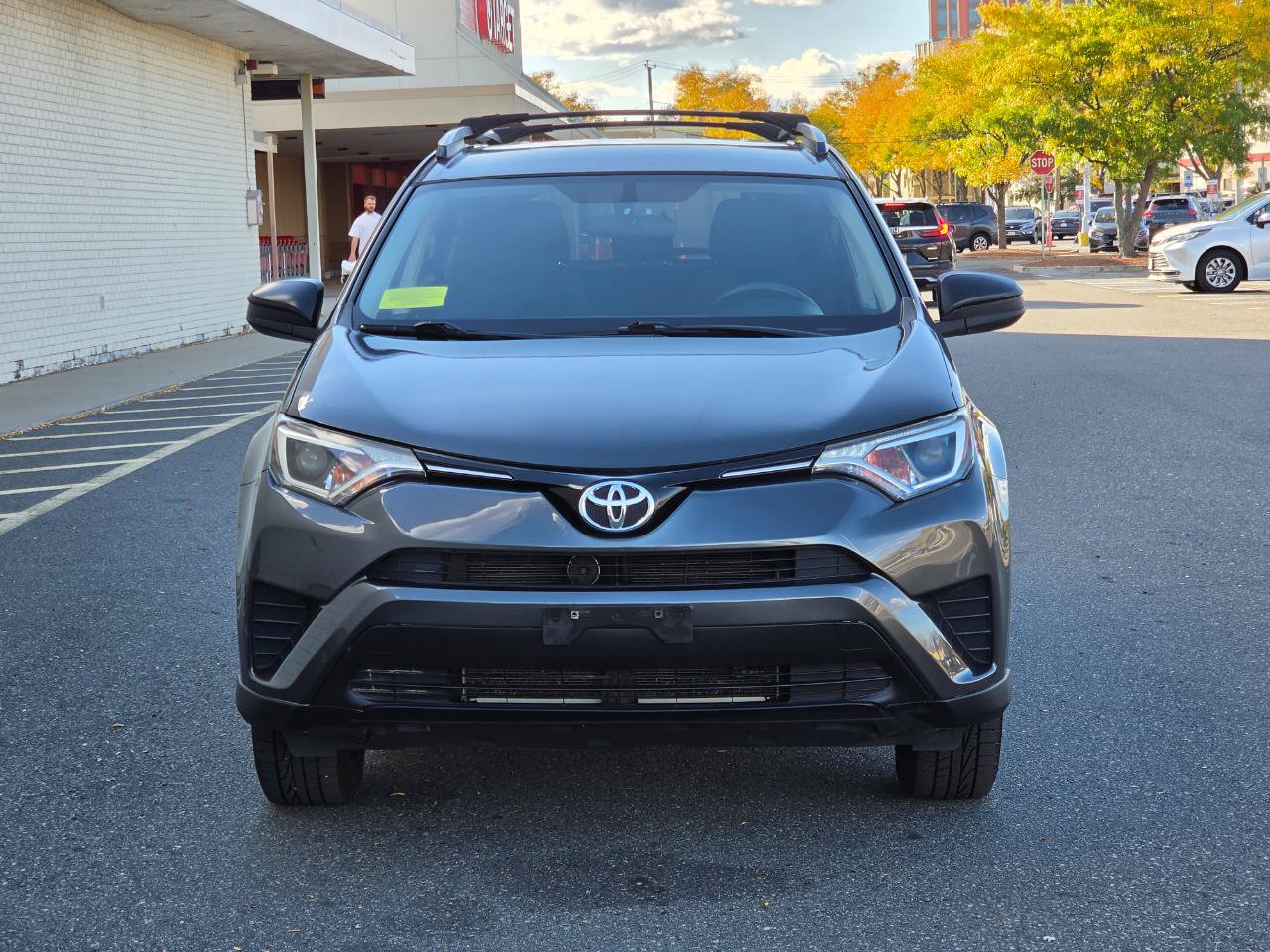 Used 2016 Toyota RAV4 LE AWD/4WD image 2