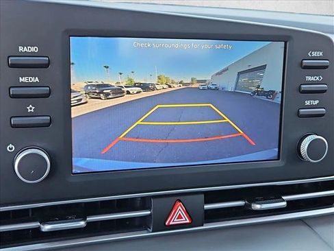 Used 2023 Hyundai Elantra SEL FWD image 13